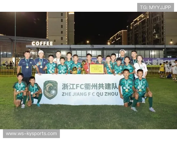 足球俱乐部在青训中加强家长教育与法律援助以保护未成年人，足球青训俱乐部规章制度